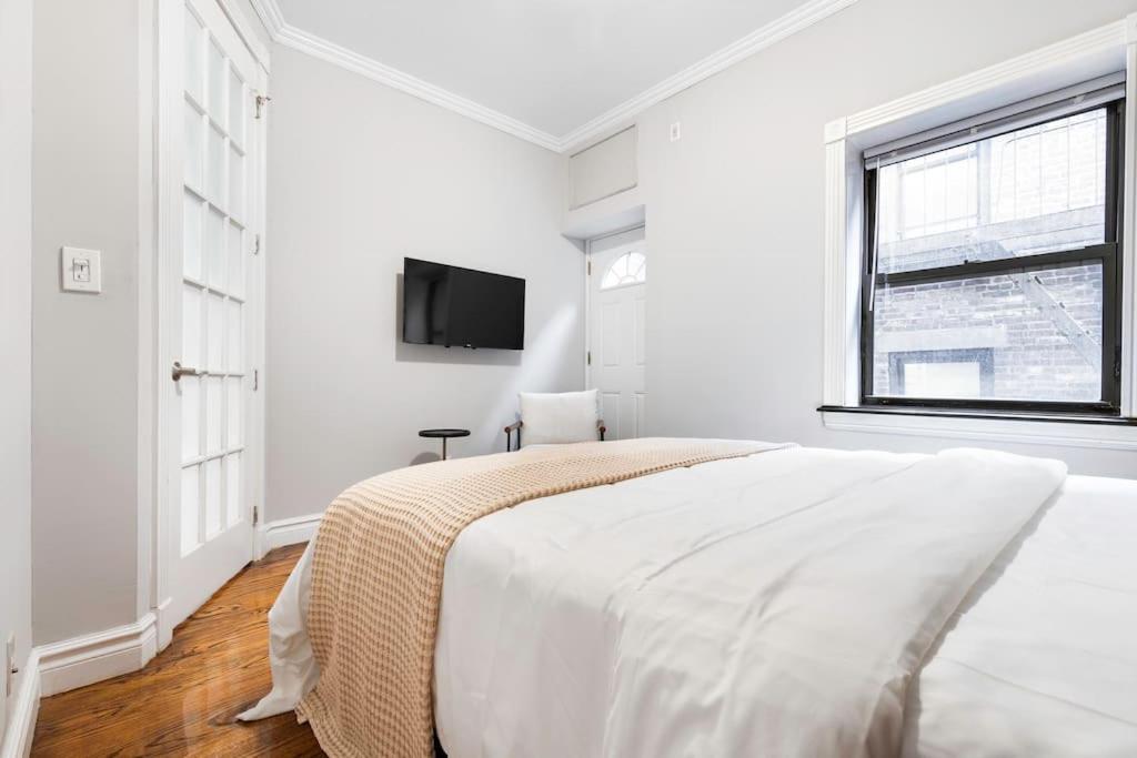 Gorgeous & Bright 3Bdr & 1Bth In Midtown Manhattan นิวยอร์ก ภายนอก รูปภาพ