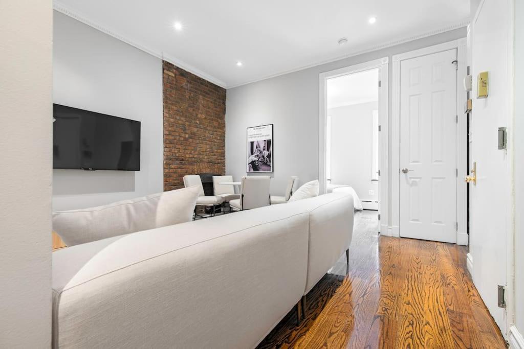 Gorgeous & Bright 3Bdr & 1Bth In Midtown Manhattan นิวยอร์ก ภายนอก รูปภาพ