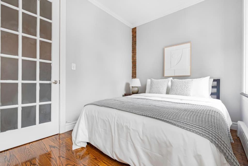 Gorgeous & Bright 3Bdr & 1Bth In Midtown Manhattan นิวยอร์ก ภายนอก รูปภาพ