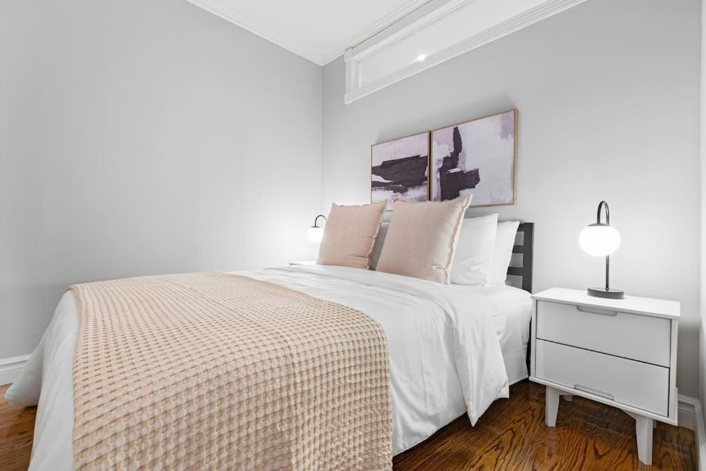 Gorgeous & Bright 3Bdr & 1Bth In Midtown Manhattan นิวยอร์ก ภายนอก รูปภาพ